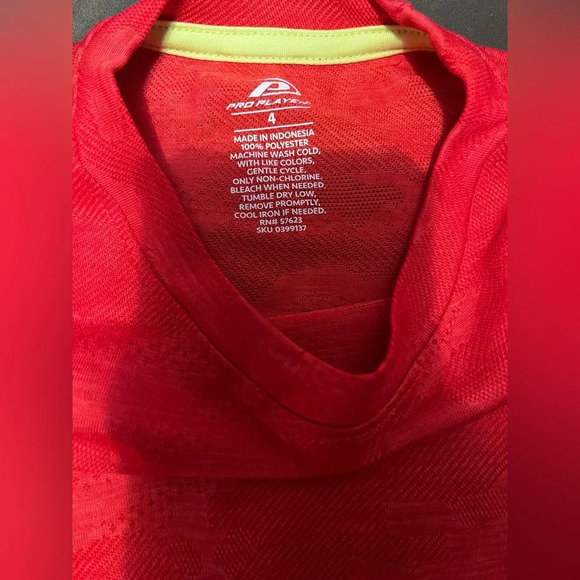 Red Pro Player T-Shirt - Picture 2 of 2